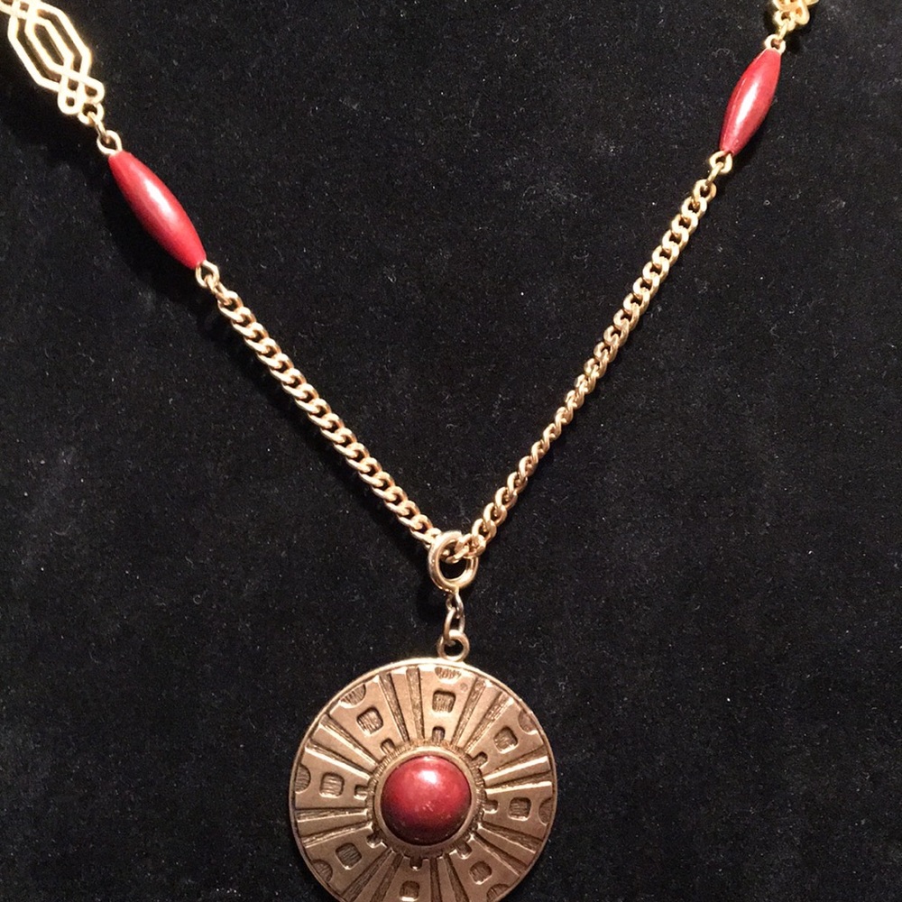 Sarah coy necklace/ like new